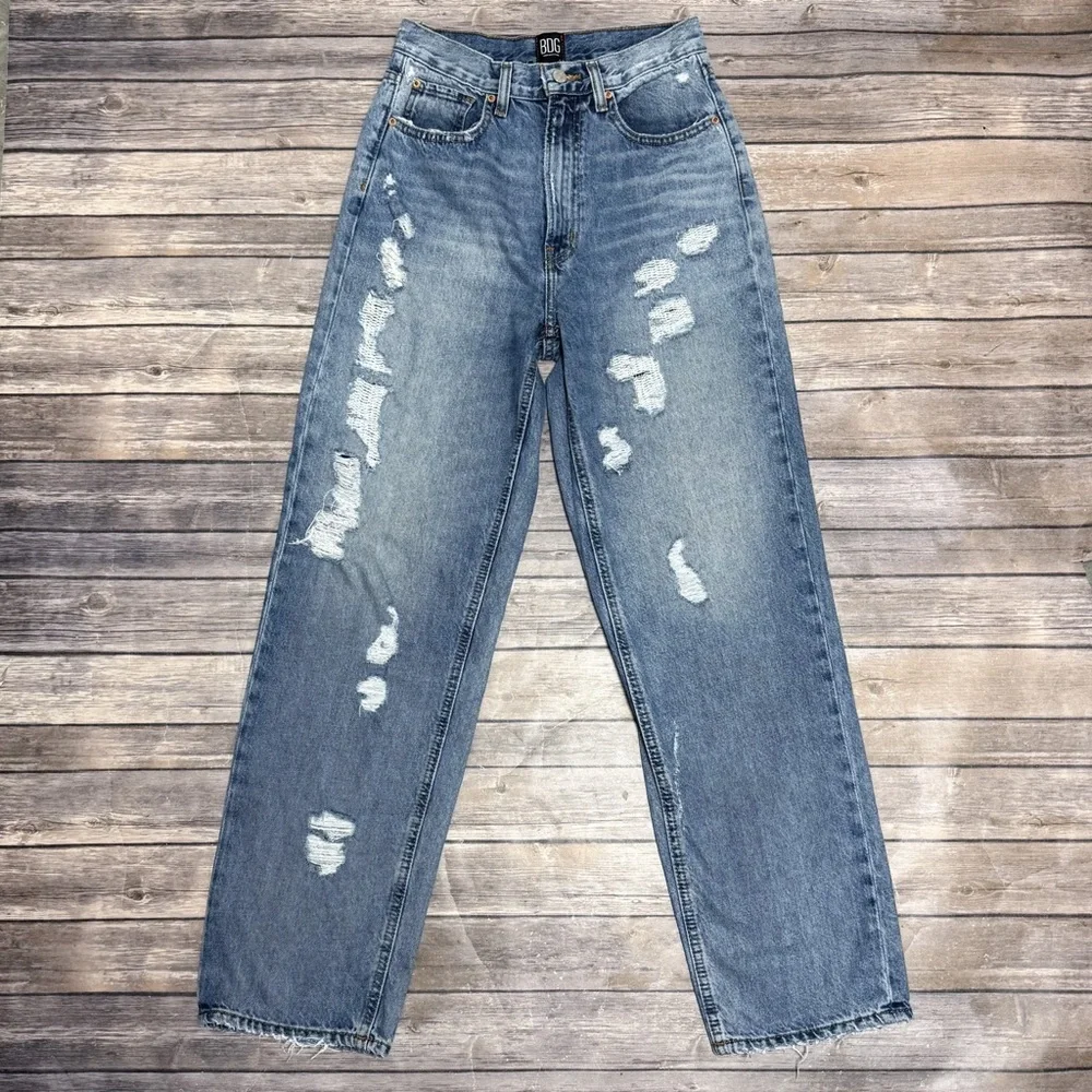 BDG Urban Outfitters Medium Wash High Rise Baggy Distressed Frayed Jeans 27